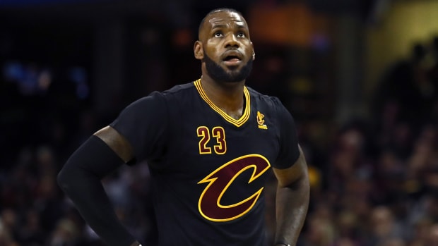 lebron-james-cavs.jpg